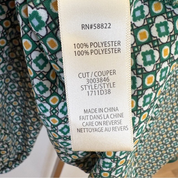 Max Studio Women's Green Geometric Print V-Neck Blouse Size S - Picture 9 of 11